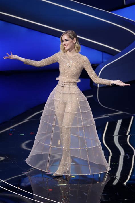 vestito ferragni dior sanremo|Sanremo 2023: Chiara Ferragni in Dior incanta tutti .